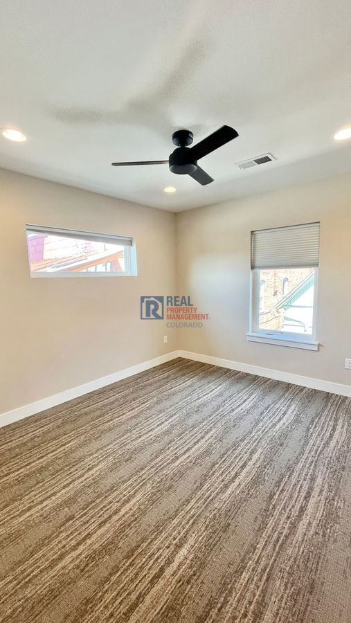 Building Photo - 127 1/2 S Pennsylvania St-