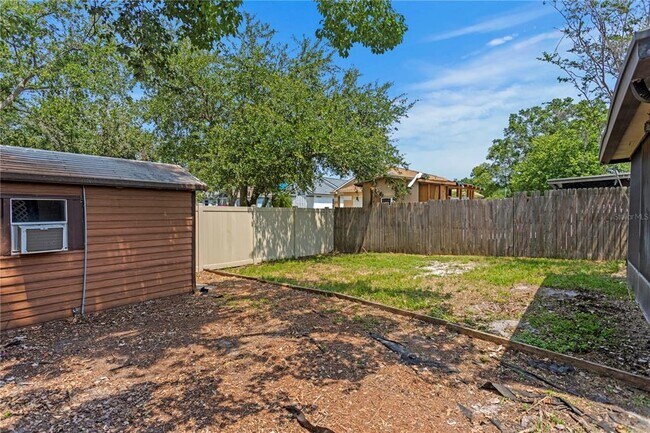 Building Photo - 13046 Leverington St