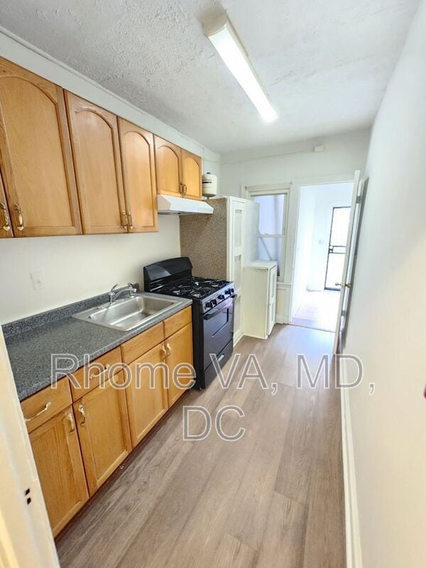 Building Photo - 515 Franklin St NE