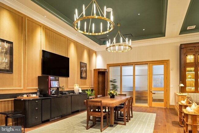 Building Photo - 200 S Broad St