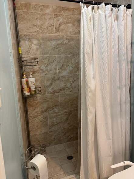 Building Photo - 17212 Strathern St