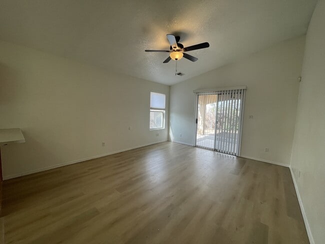 Building Photo - 5323 Red Mesa Ave SW