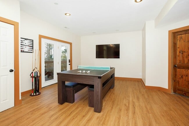 Building Photo - 390 Matterhorn Dr