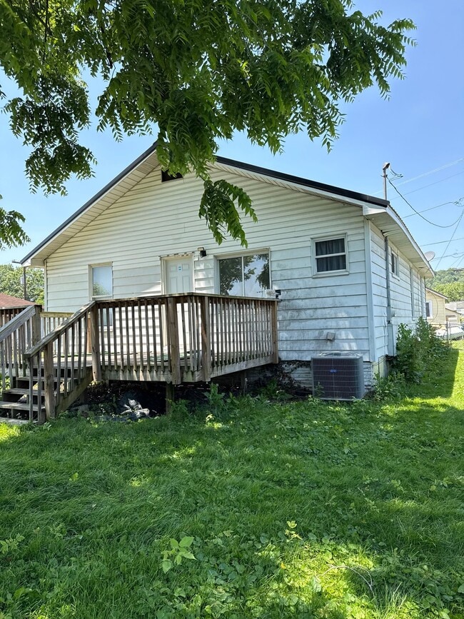 Primary Photo - 426 21st St W