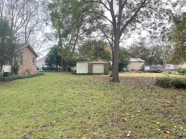 Building Photo - 3700 Dean Dr