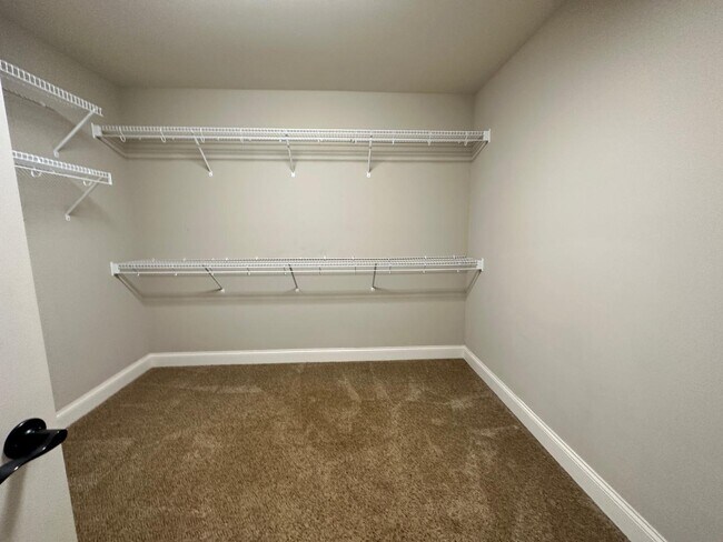 Building Photo - 8643 Amandine Way