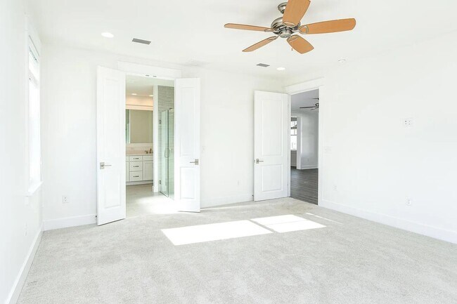 Building Photo - 36 Sandlefoot Ln