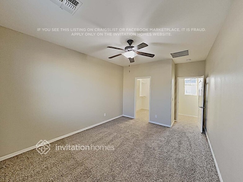 Building Photo - 9731 E Axle Ave