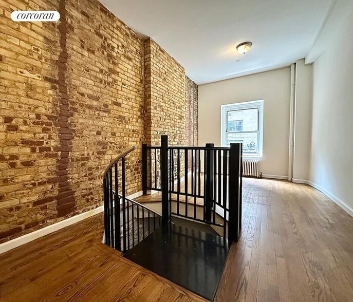 Primary Photo - 535 E 87th St