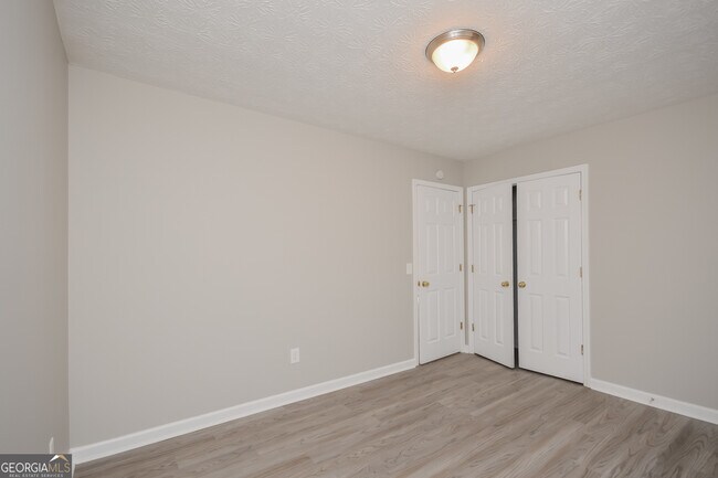 Building Photo - 55 Pebble Ridge Dr