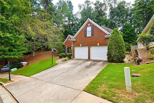 Building Photo - 1346 Parkview Ln NW