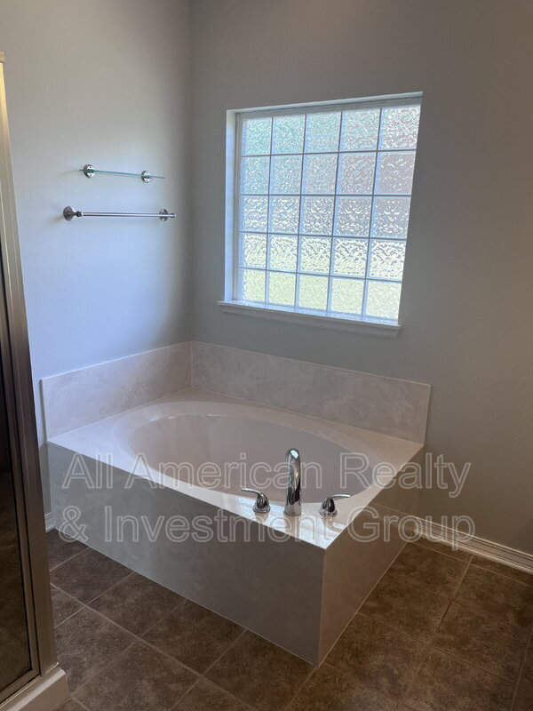 Building Photo - 105 Par Ct