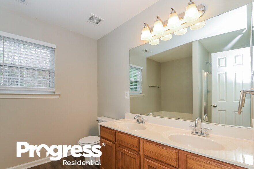 Building Photo - 6018 Spanish Moss Ln