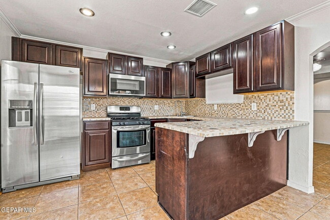 Building Photo - 6340 Modesta St