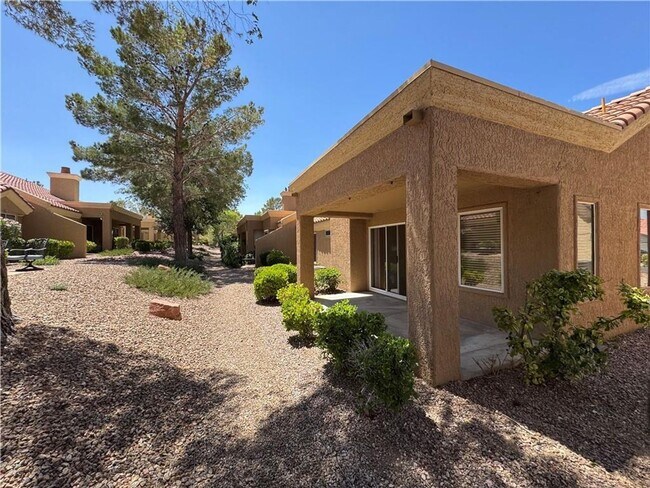 Building Photo - Summerlin 55+ Active Resort!!  Country Clu...
