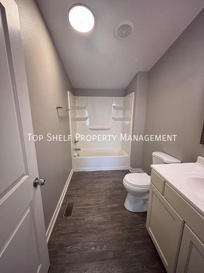 Building Photo - 510 S 4th St