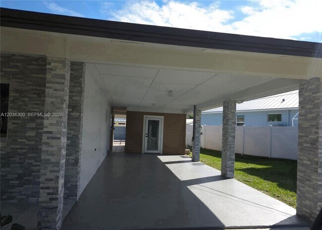 Building Photo - 1565 Thumb Point Dr