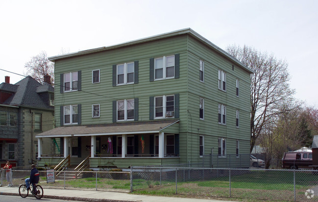 Building Photo - 652 Chicopee St