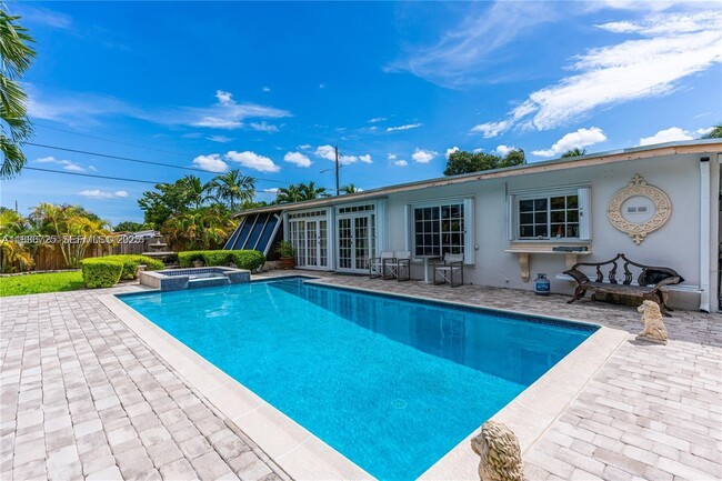 Building Photo - 9901 SW 35th Terrace