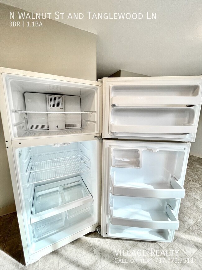 Building Photo - 492 N Walnut St