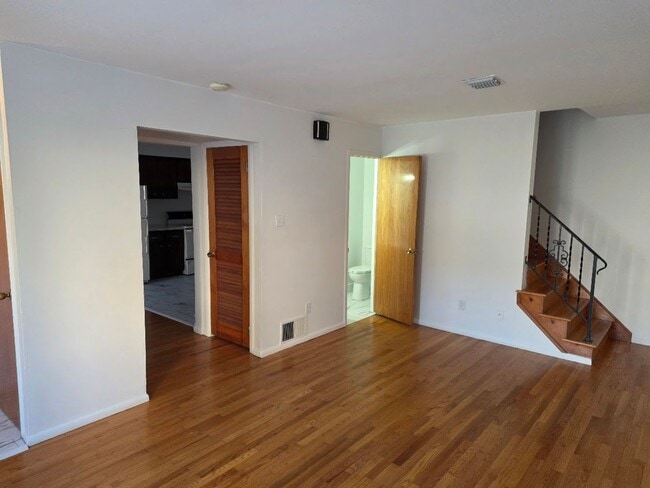 Building Photo - For Rent