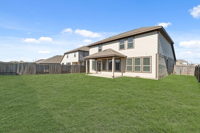 Building Photo - 5026 Lavaridge Dr