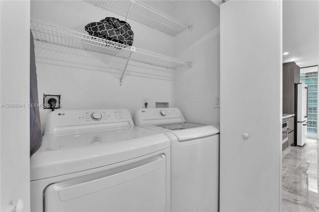 Building Photo - 19355 Turnberry Way