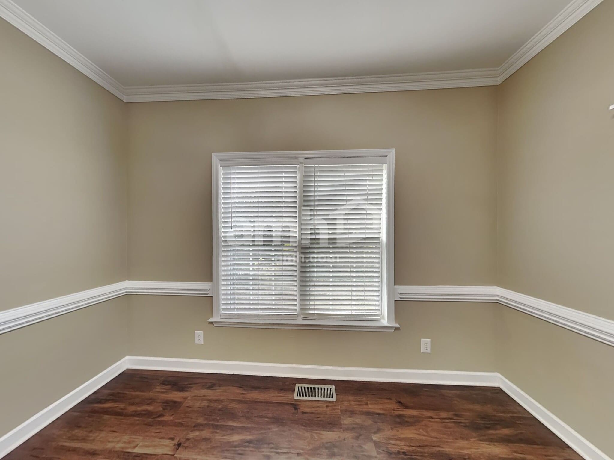 Building Photo - 105 Woodland Dr