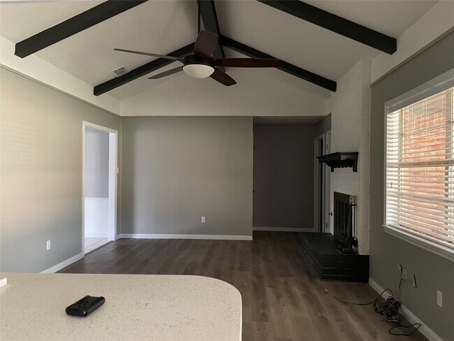 Building Photo - 16310 Autumn Wind Dr