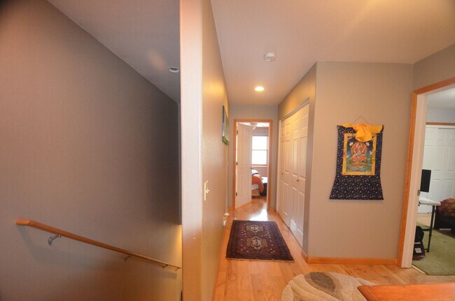 Building Photo - Placer Valley! 3bed/2.5 bath! Garage! 20 m...