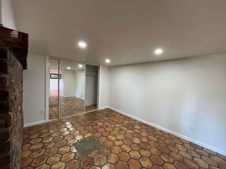 Office - 1124 Rosario Dr