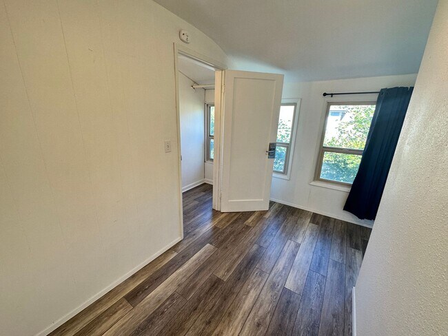 Building Photo - Remodeled Downtown Ellensburg Home