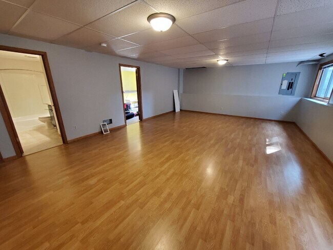 Building Photo - Gopher Nation Check out this 5 bedroom house with TWO massive living rooms