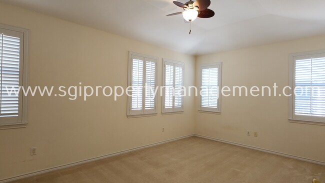 Building Photo - 1221 Lake Pointe Way