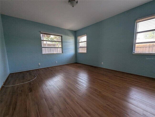 Building Photo - 206 12th Ave N