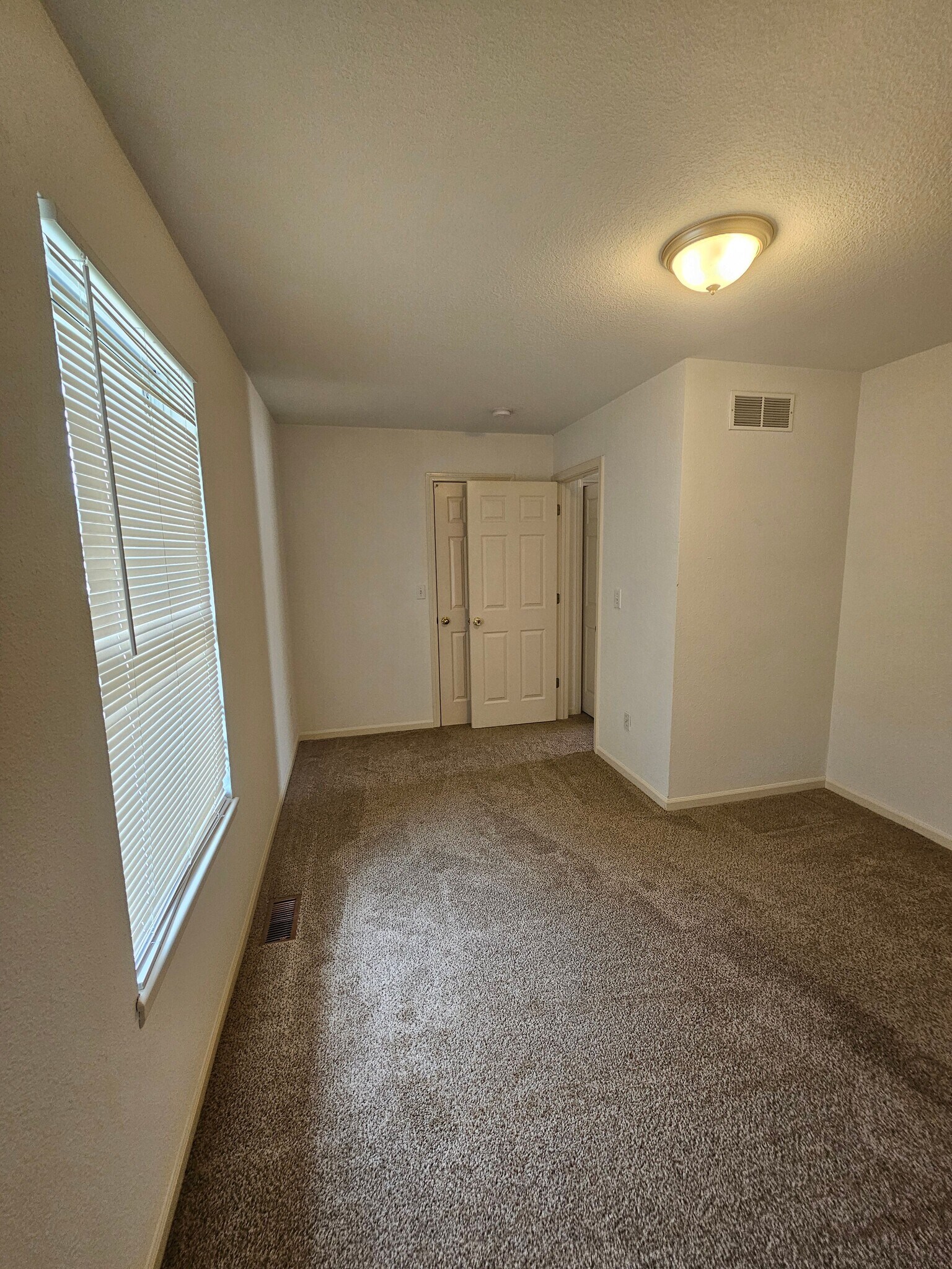 Building Photo - 801 Johnson Cir