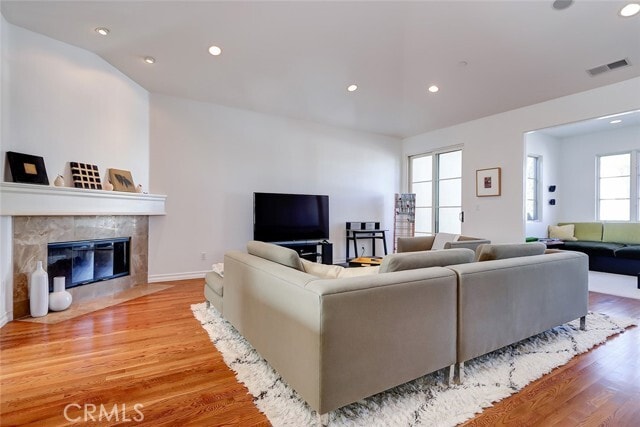 Building Photo - 514 Manhattan Beach Blvd