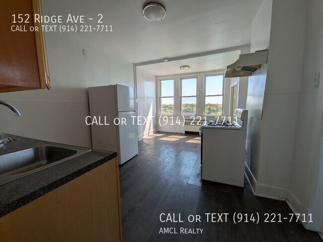 Building Photo - 152 Ridge Ave