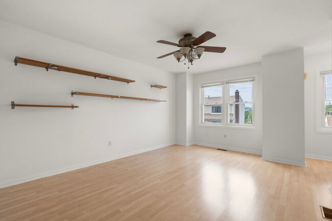 Building Photo - 233 Derby Ave