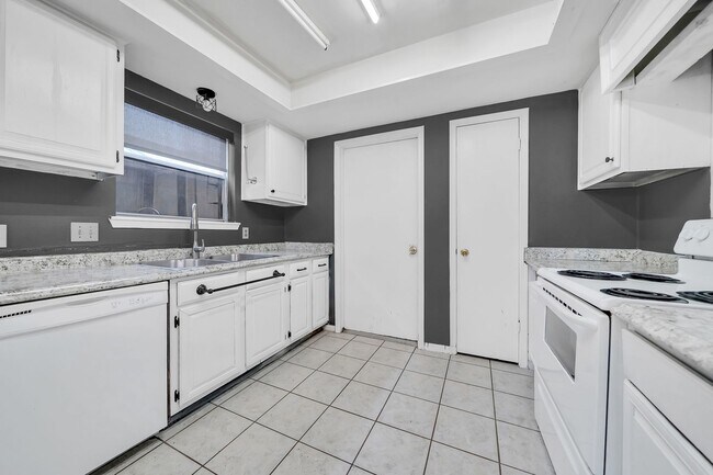 Building Photo - 14830 Keelby Dr