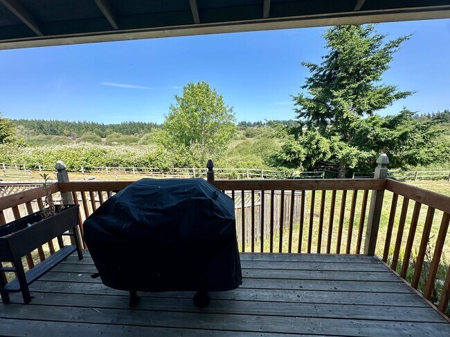 Building Photo - ***PENDING APPLICATIONS***3 Bed/2 Bath Qui...