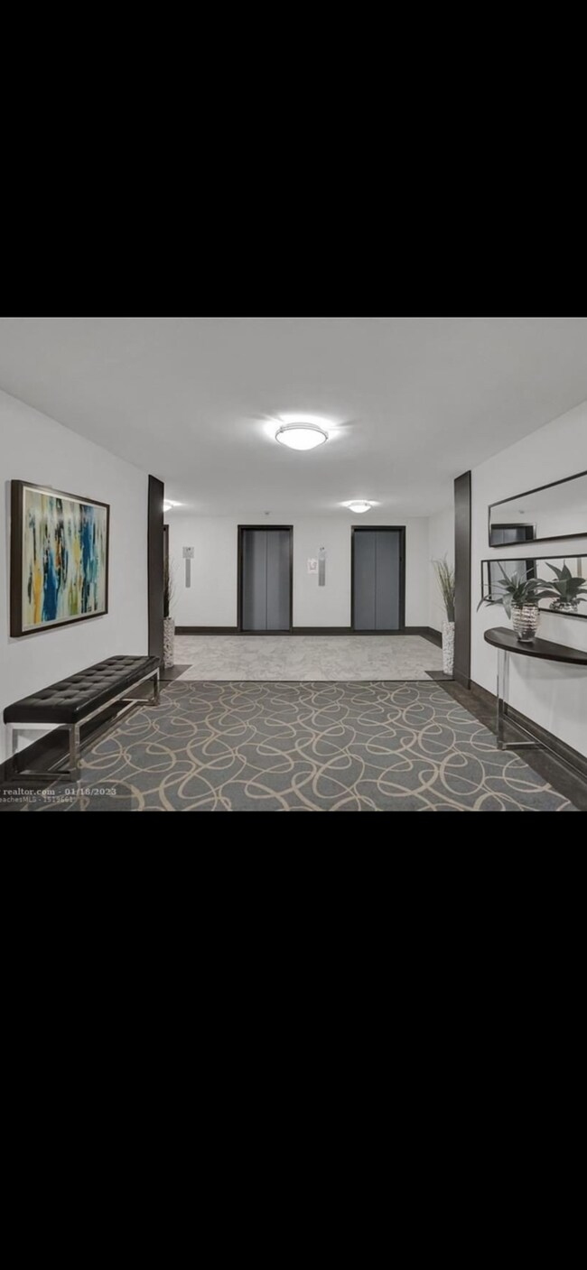Building Photo - 3015 N Ocean Blvd