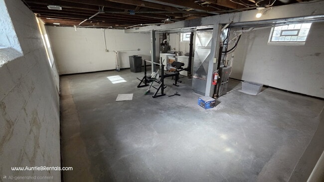 Building Photo - 428 Warwick St