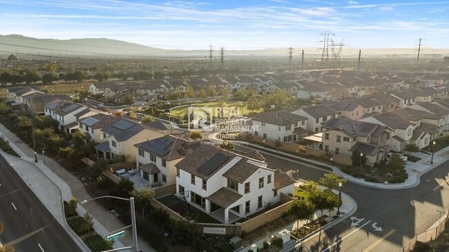 Building Photo - 3657 Bearberry Ave