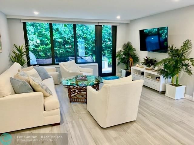 Building Photo - 1556 S Ocean Ln