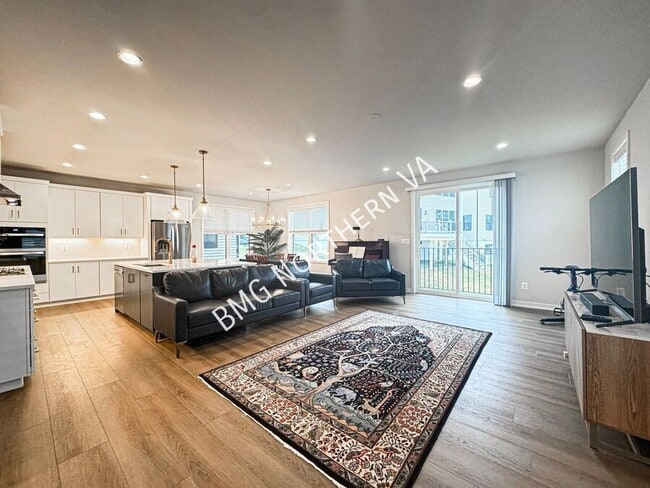 Building Photo - 41684 Carefree Court
