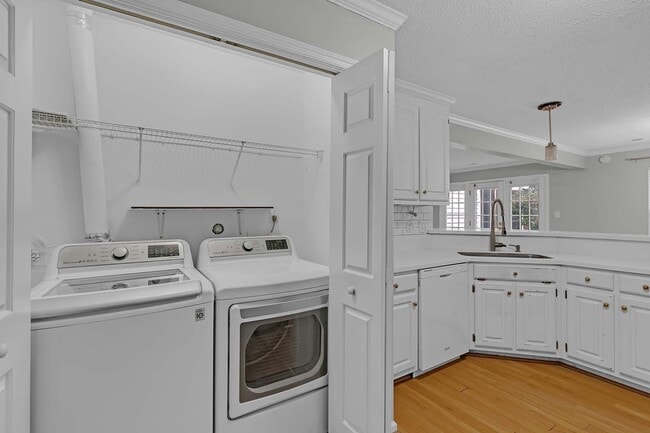 Building Photo - 308 Charleston Way