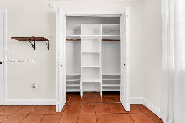 Building Photo - 15350 SW 72nd St