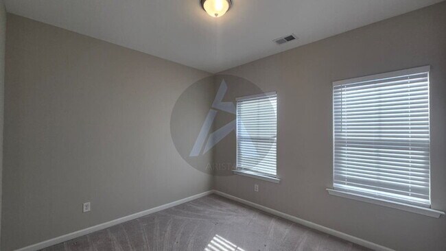 Building Photo - 209 Commons Ave