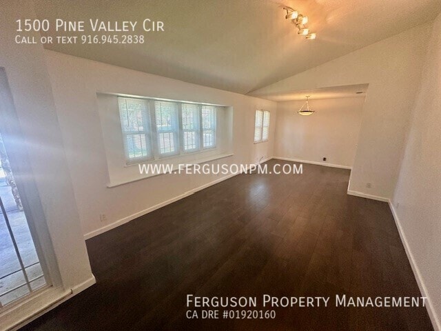 Building Photo - 1500 Pine Valley Cir